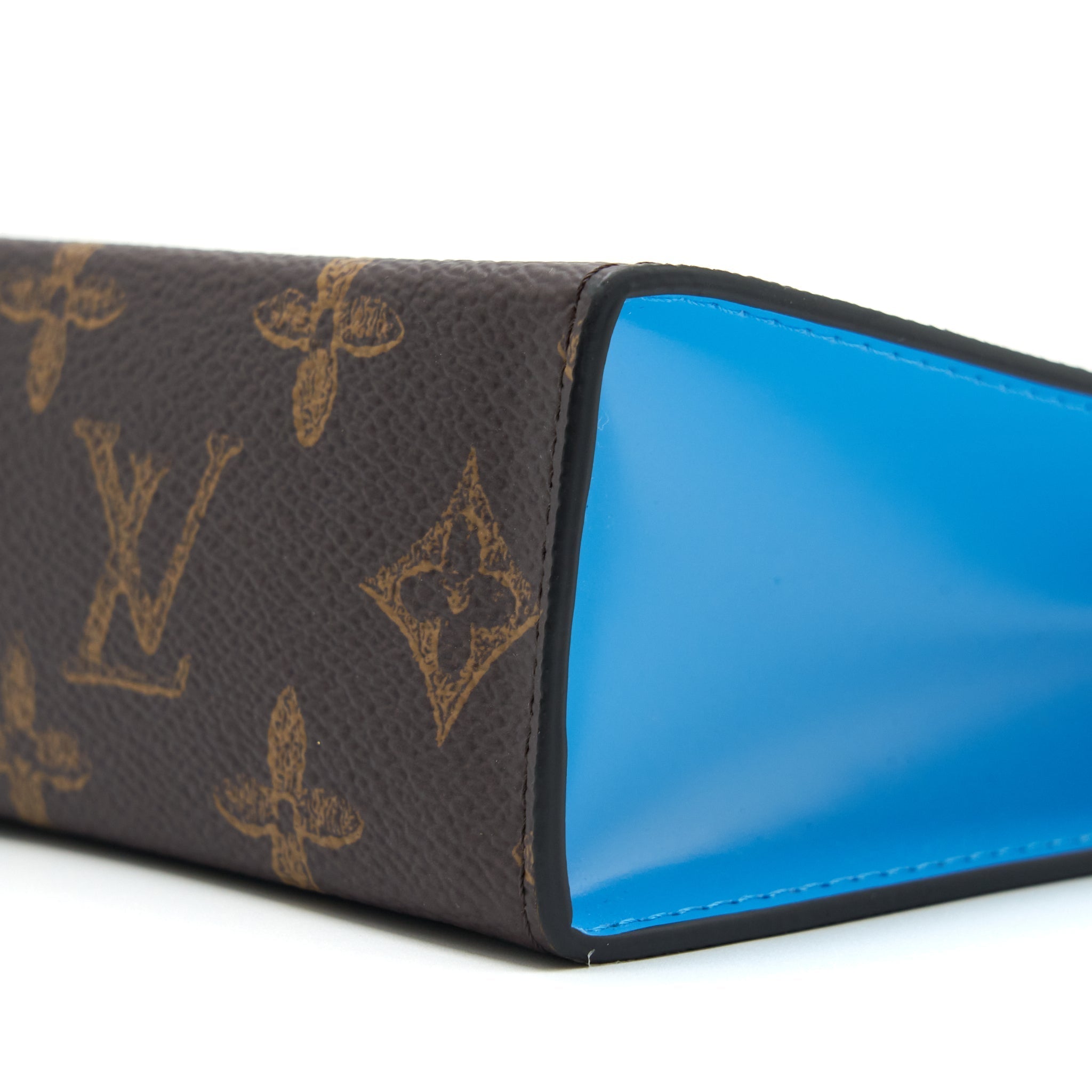 TOILETRY POCHETTE 26 VOYAGE NO.7 LIMITED MONOGRAM CANVAS GHW
