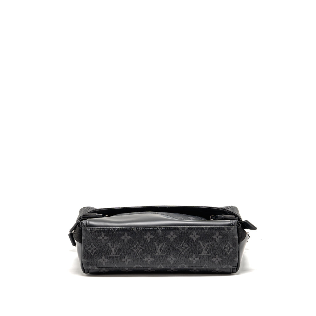 MESSENGER VOYAGER PM MONOGRAM ECLIPSE BLACK SHW