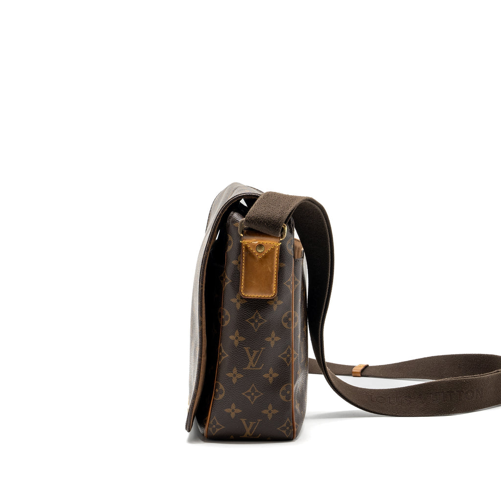 MEN’S MESSENGER BAG MONOGRAM CANVAS GHW