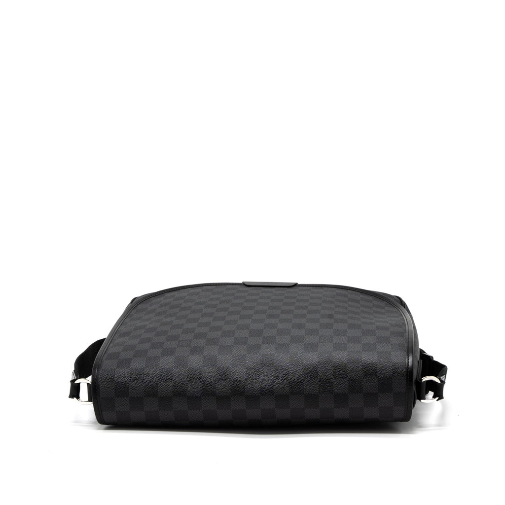 LARGE MESSENGER BAG DAMIER GRAPHITE CANVAS SHW