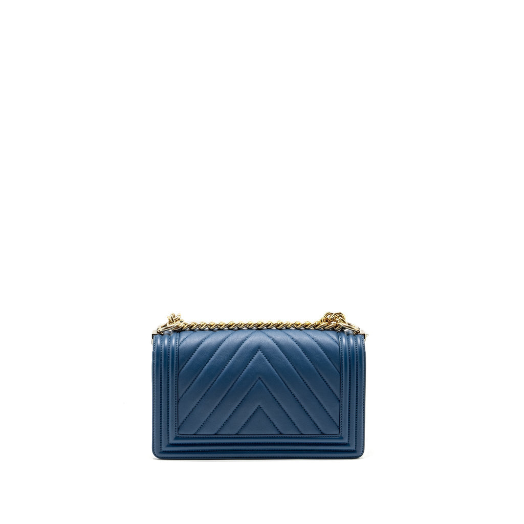 MEDIUM CHEVRON BOY BAG CALFSKIN BLUE GHW