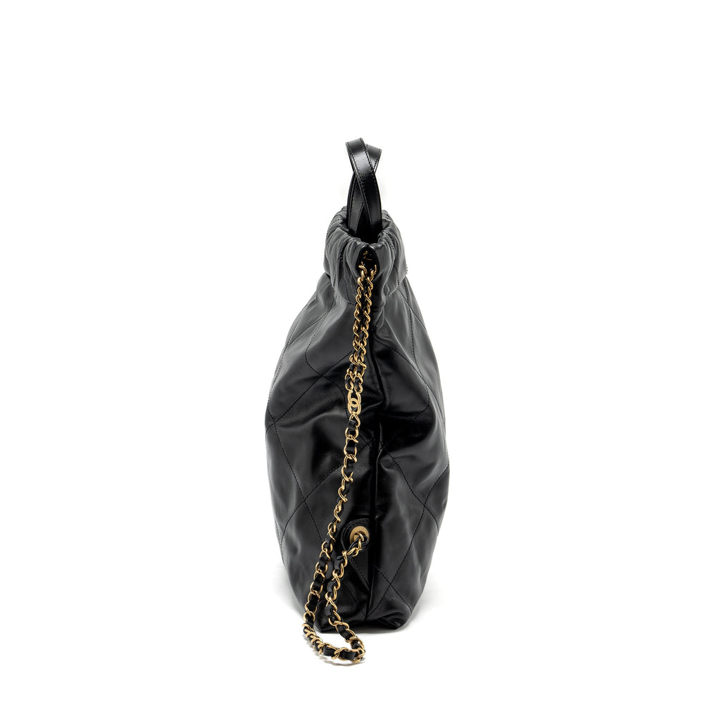 22 BACKPACK SHINY CALFSKIN  BLACK GHW (MICROCHIP)