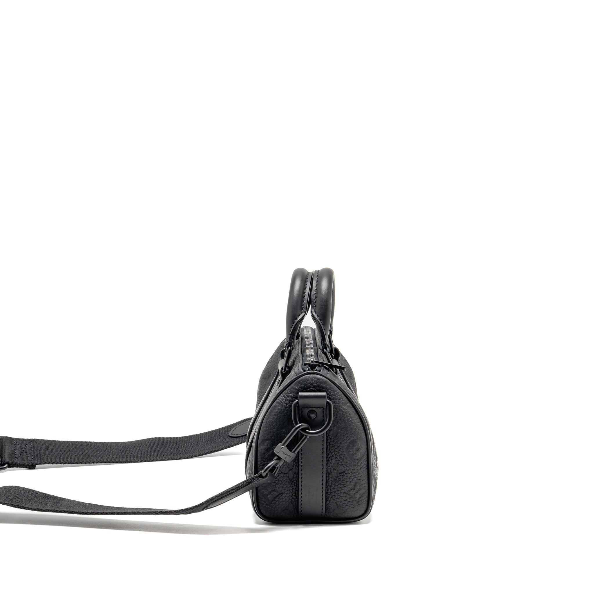 KEEPALL BANDOULIERE 25 MONOGRAM TAURILLON LEATHER BLACK WITH BLACK HARDWARE