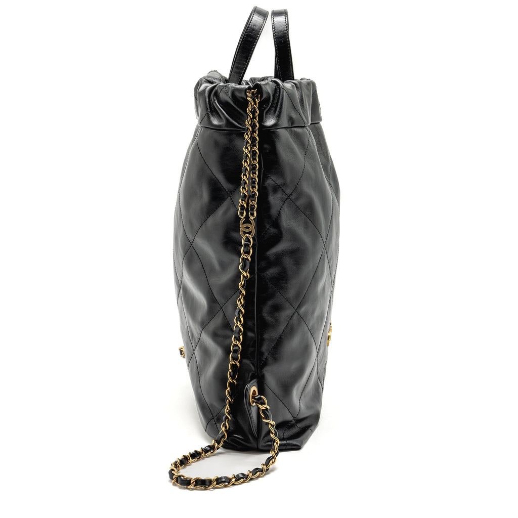 LARGE 22 BACKPACK GOLD LETTER LOGO SHINY CALFSKIN BLACK GHW(MICROCHIP)