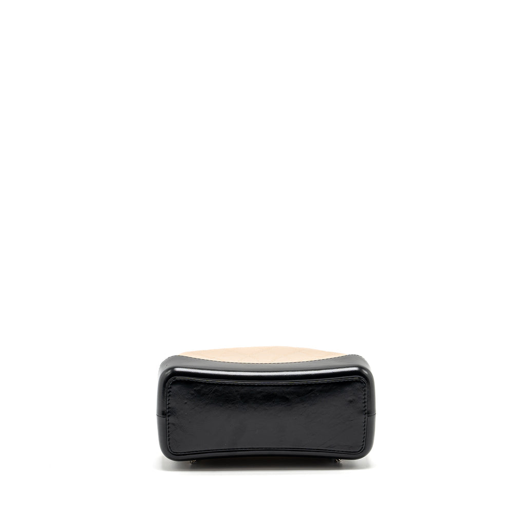 MEDIUM GABRIELLE BACKPACK AGED CALFSKIN BEIGE/BLACK MULTICOLOUR HARDWARE