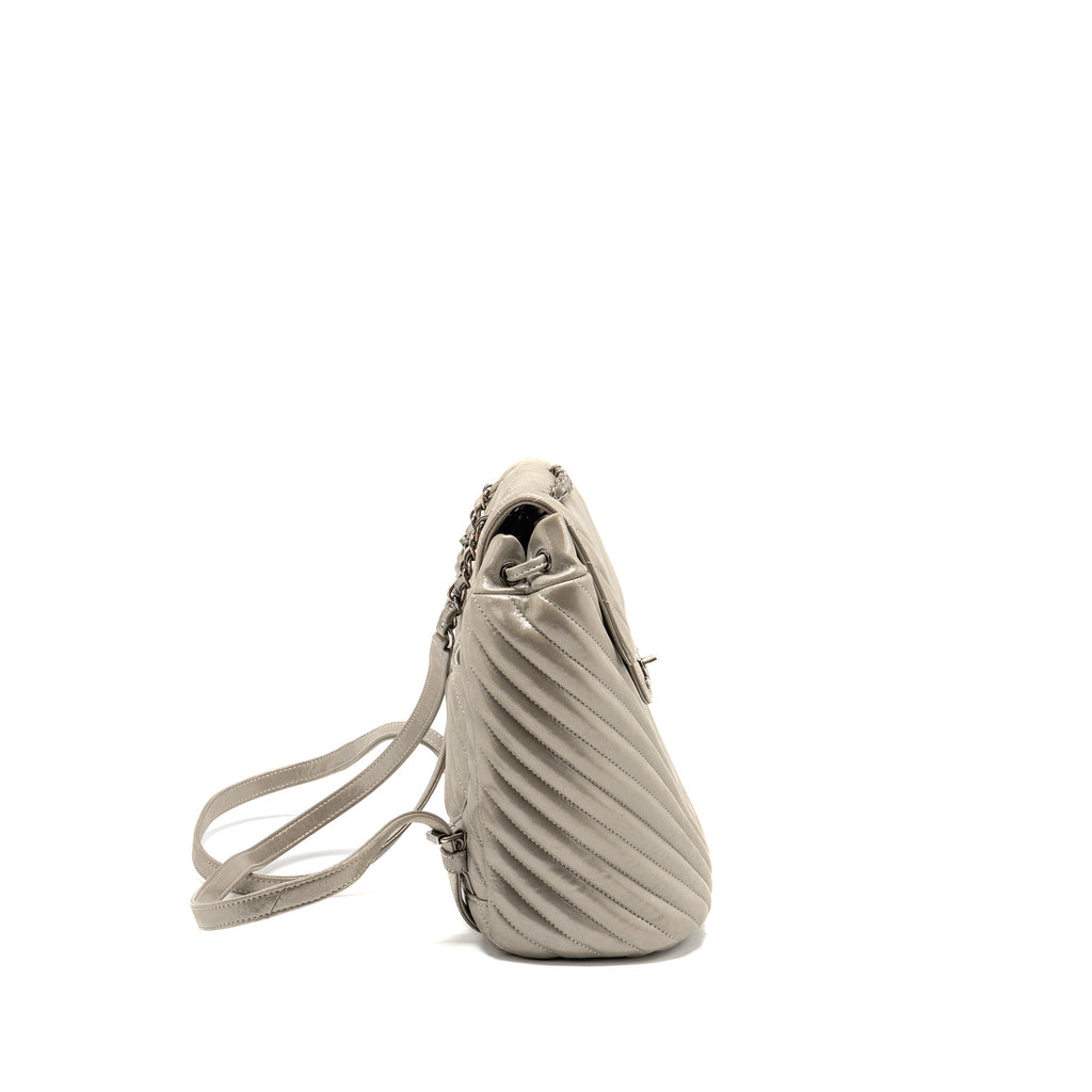 SMALL URBAN SPIRIT BACKPACK CHEVRON CALFSKIN IRIDESCENT LIGHT GREY RUTHENIUM HARDWARE