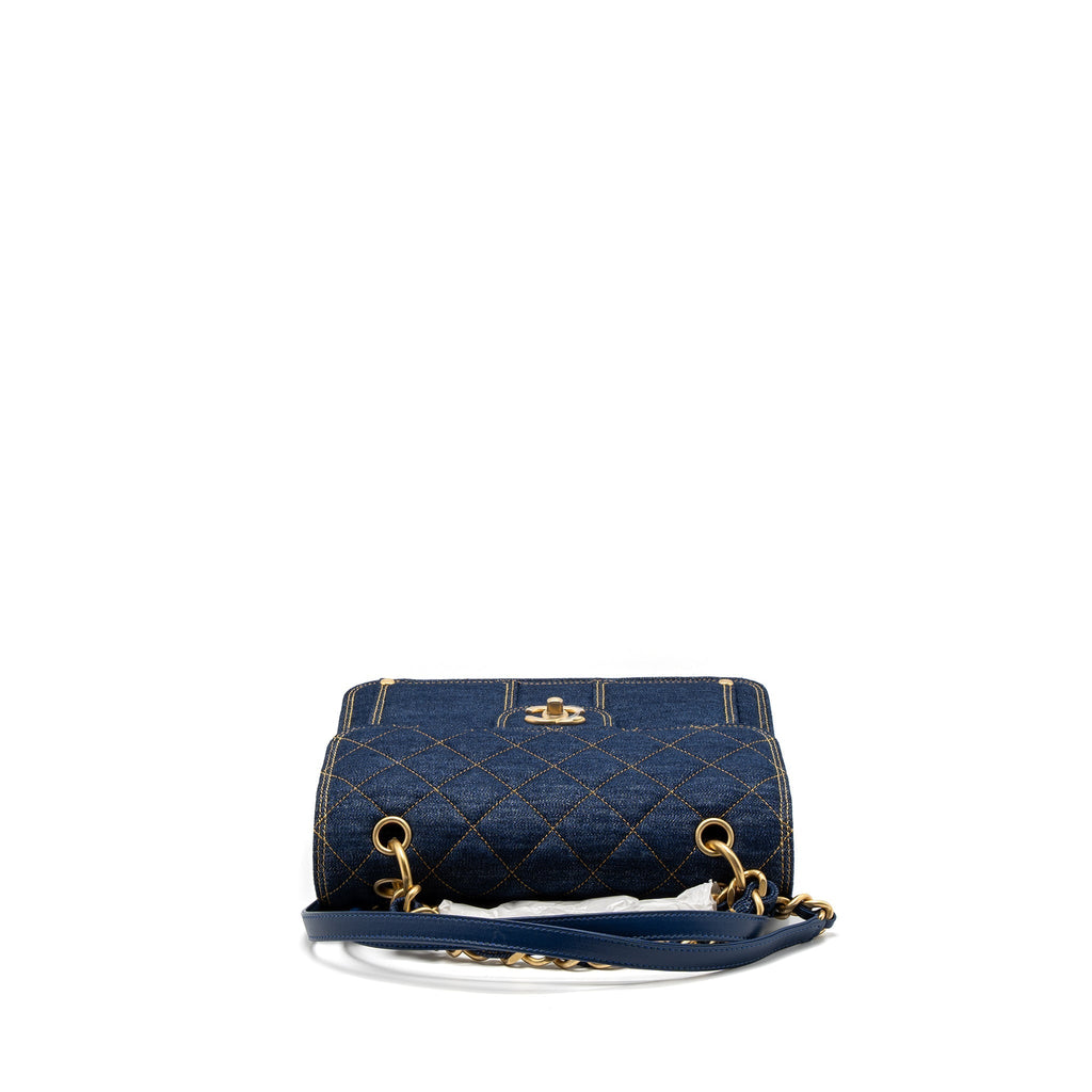 23S FLAP BACKPACK DENIM BLUE BRUSHED GHW (MICROCHIP)