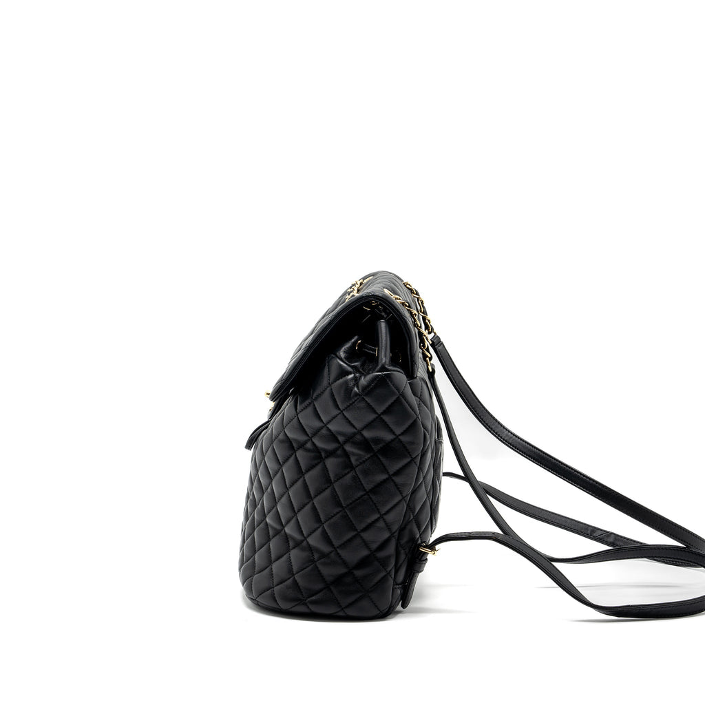 QUILTED FLAP BACKPACK LAMBSKIN BLACK GHW