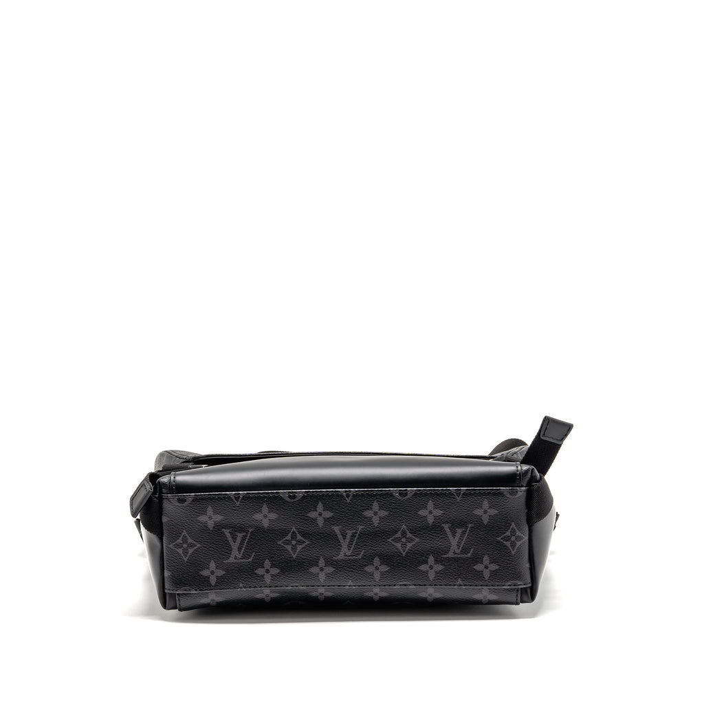 MESSENGER VOYAGER PM MONOGRAM CANVAS BLACK SHW