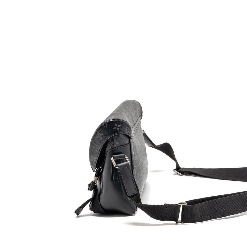 MESSENGER VOYAGER PM MONOGRAM CANVAS BLACK SHW