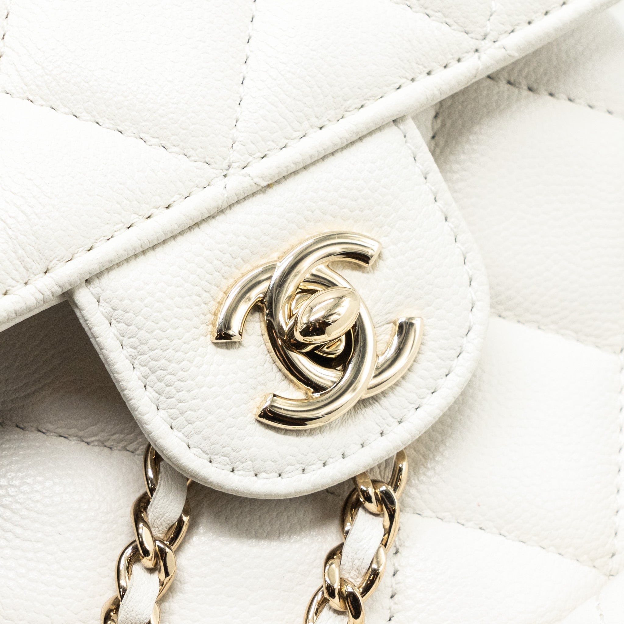 22S MINI BACKPACK GRAINED CALFSKIN WHITE LGHW(MICROCHIP)