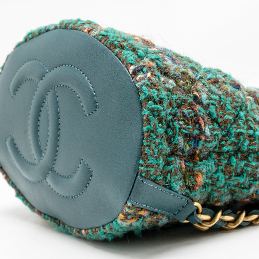 BUCKET BACKPACK WITH CASE TWEED/LAMBSKIN DARK GREEN/MULTICOLOUR GHW (MICROCHIP)
