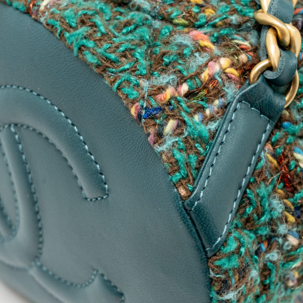 BUCKET BACKPACK WITH CASE TWEED/LAMBSKIN DARK GREEN/MULTICOLOUR GHW (MICROCHIP)
