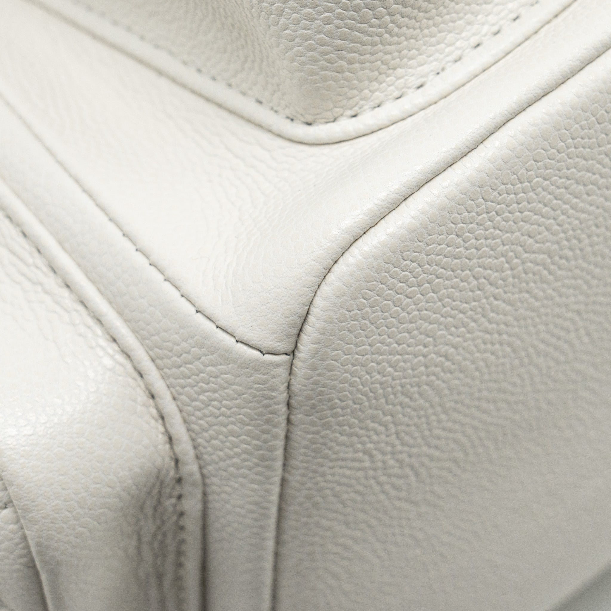 23K TRIPLE POCKET MINI BACKPACK CAVIAR WHITE LGHW (MICROCHIP)
