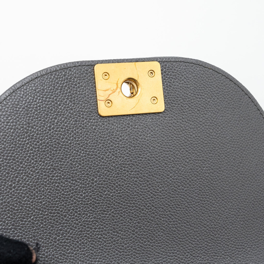 22A ROUND BOY MESSENGER BAG CAVIAR GREY GHW(MICROCHIP)