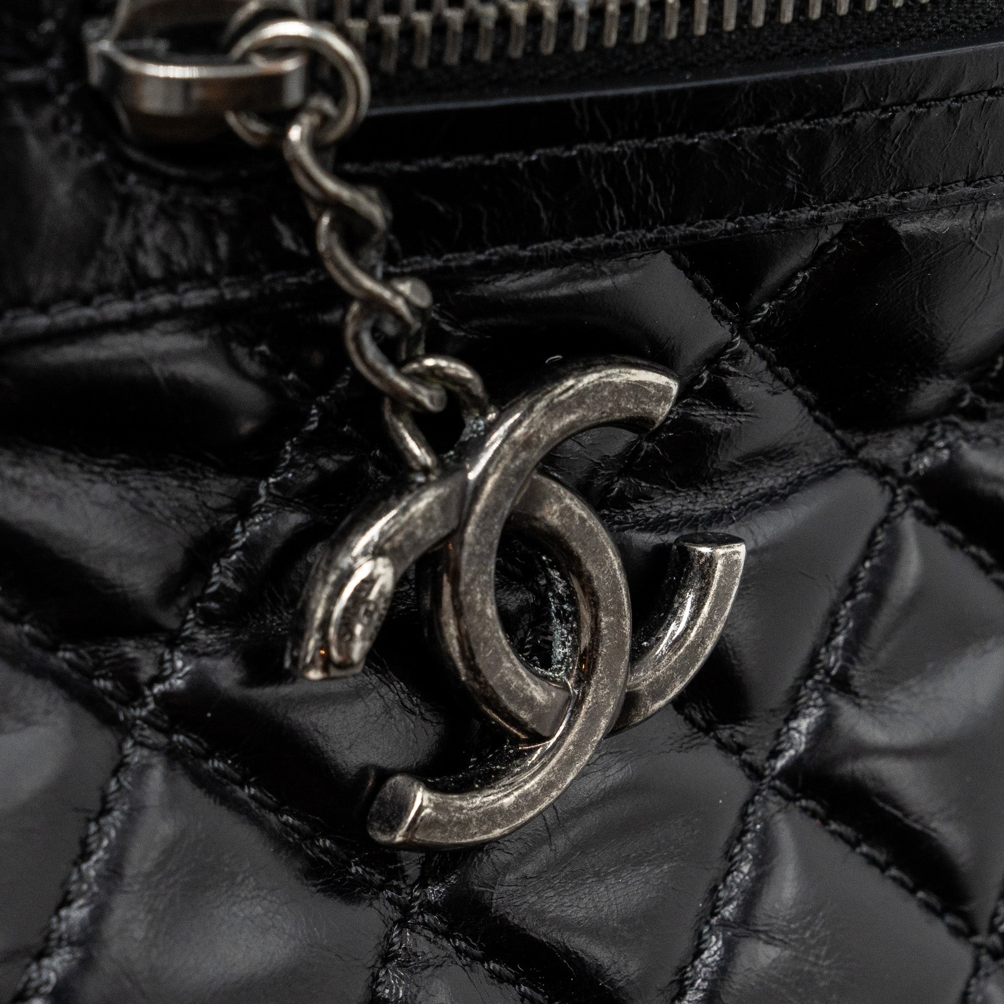 LARGE QUILTED MOUNTAIN  BACKPACK CALFSKIN BLACK SHW