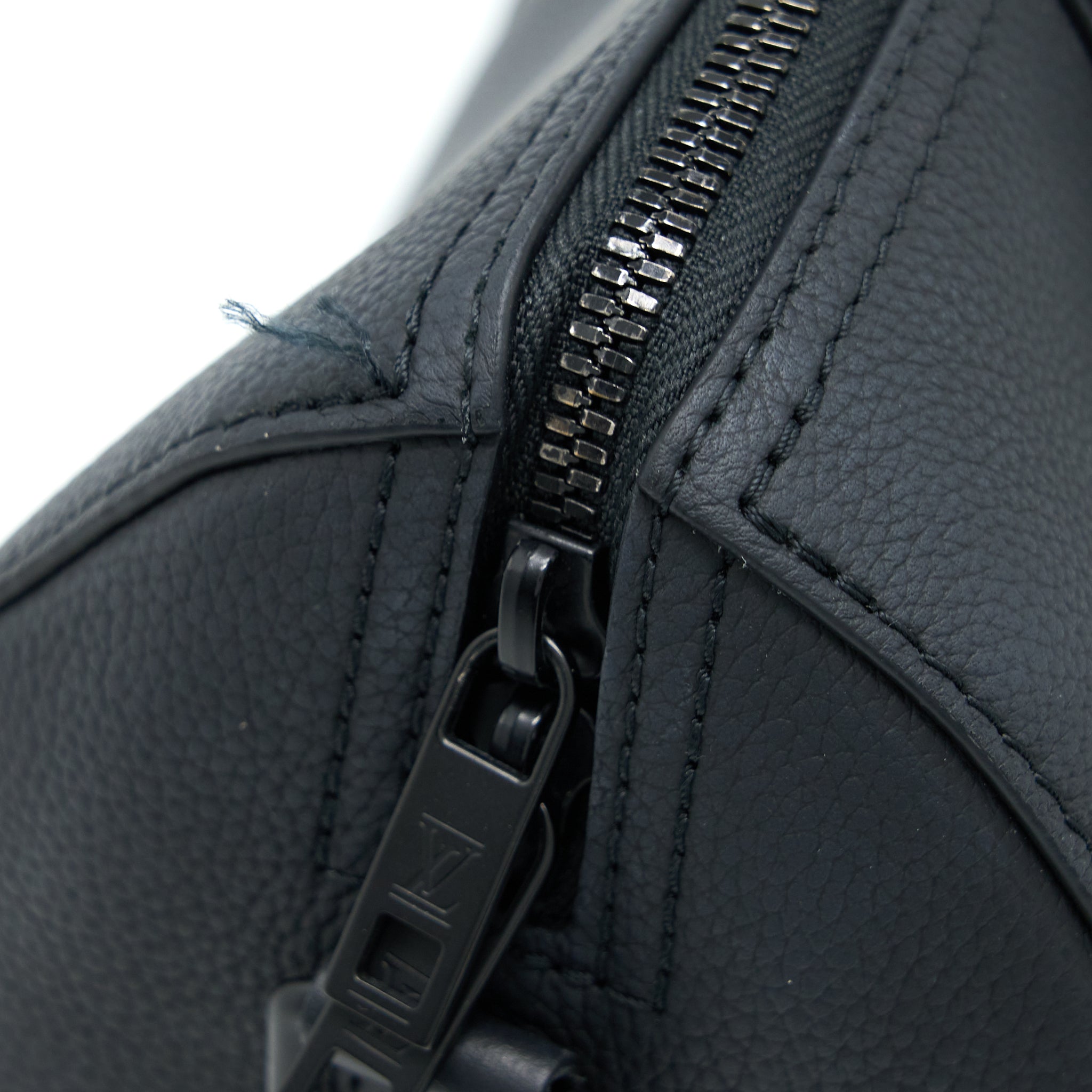 CITY KEEPALL GRAINED CALFSKIN BLACK WITH BLACK HARDWARE (NEW VERSION)