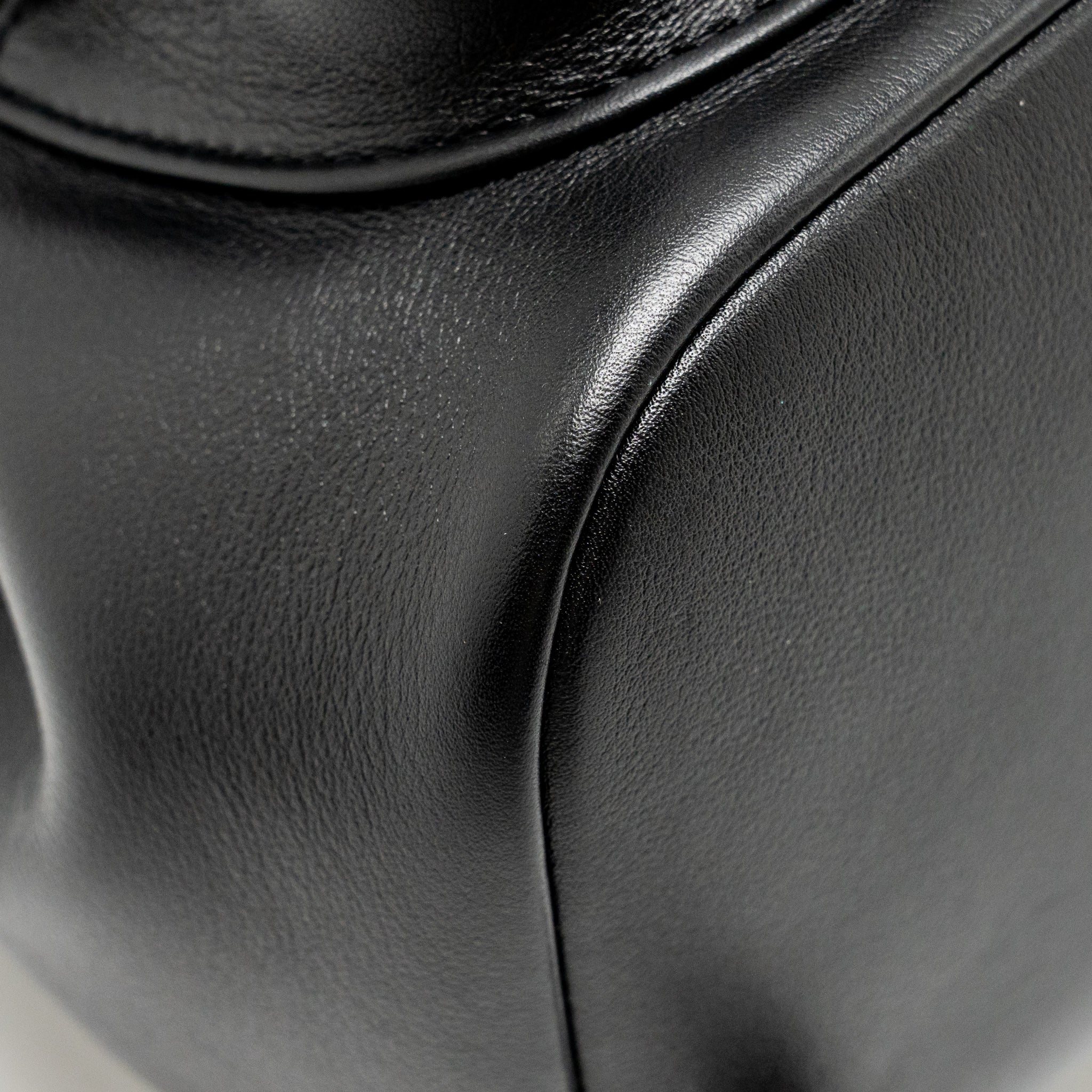 MINI DUMA BACKPACK CALFSKIN BLACK LGHW (MICROCHIP)