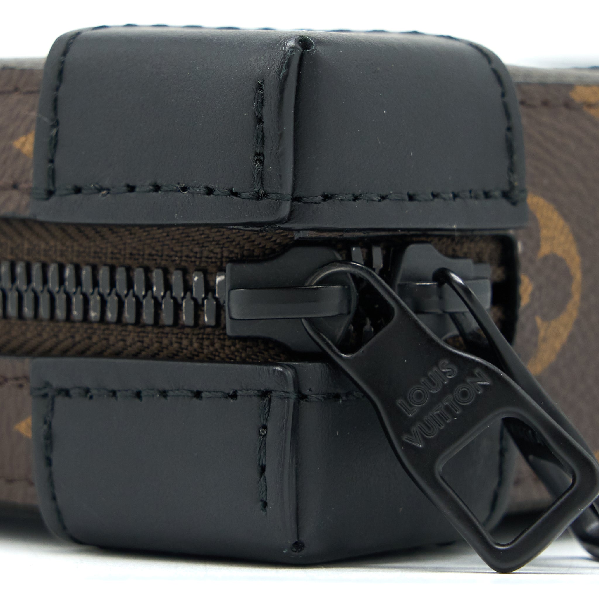 SOFT TRUNK WALLET TAIGA/MONOGRAM CANVAS KHAKI GREEN BLACK HARDWARE