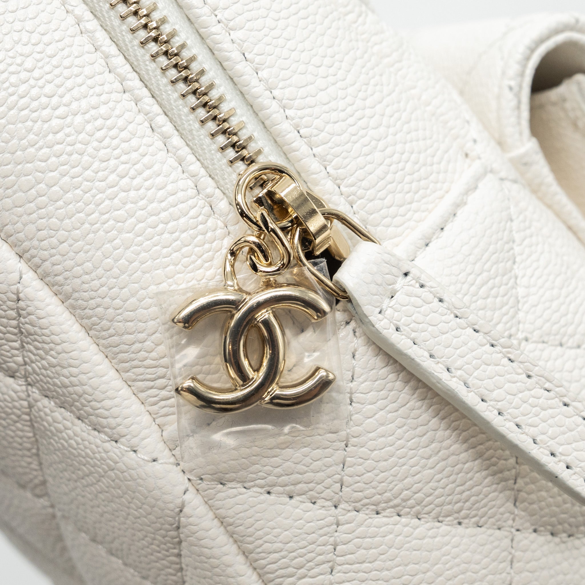 24C MINI BACKPACK/CROSSBODY BAG CAVIAR WHITE LGHW (MICROCHIP)