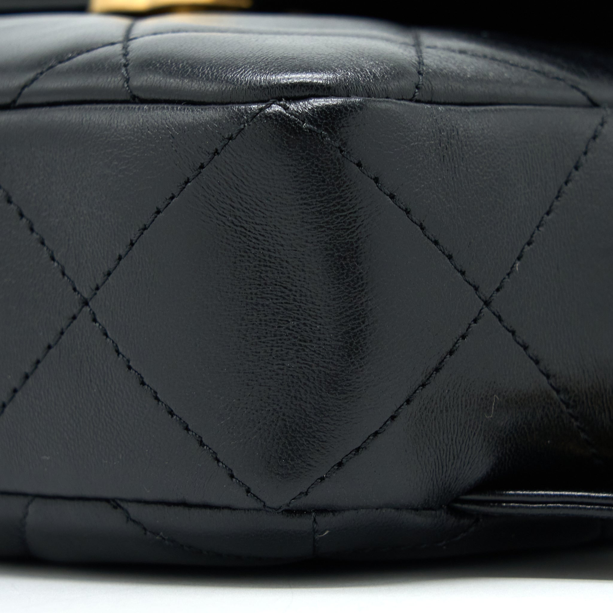 23P ADO BACKPACK LAMBSKIN BLACK GHW (MICROCHIP)