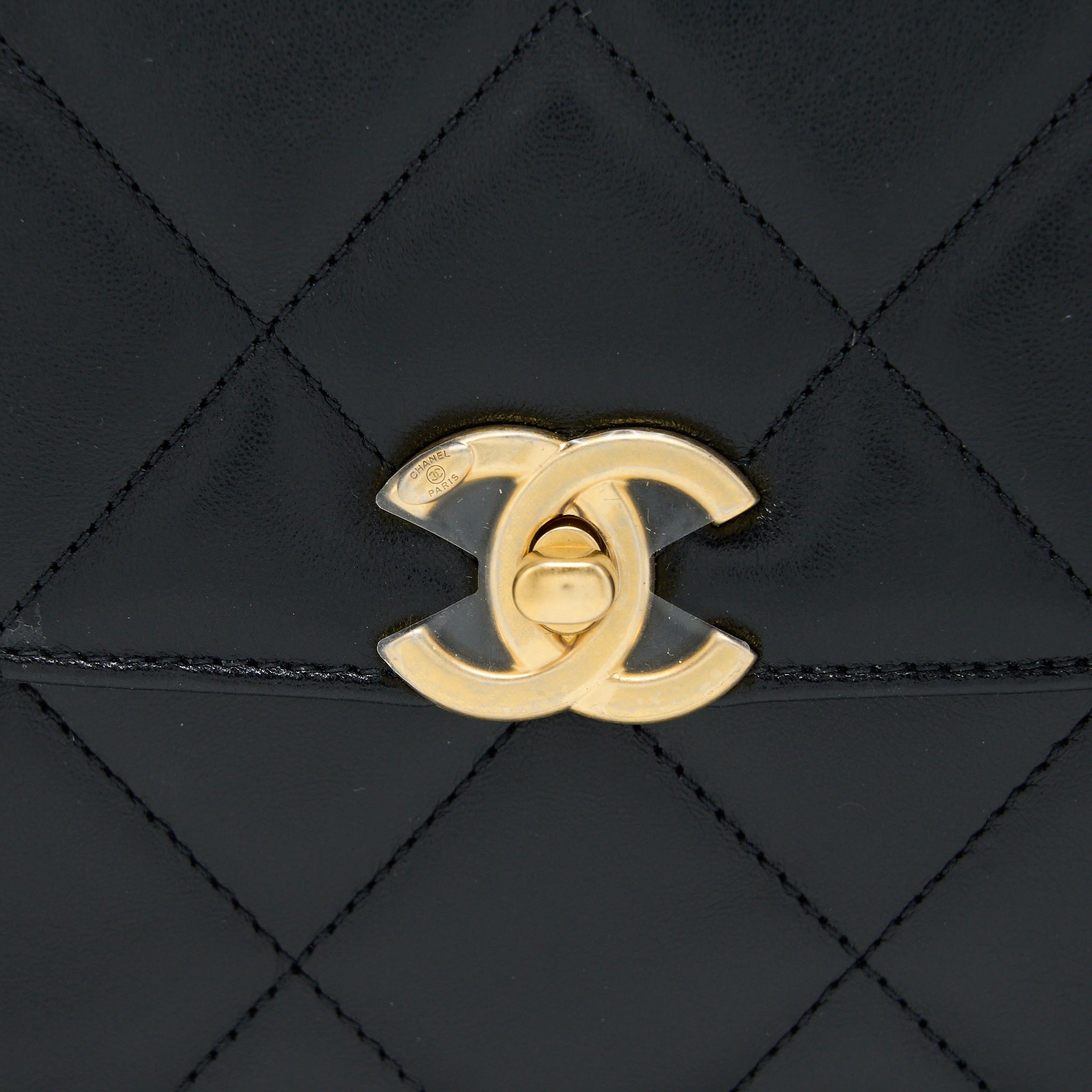 23P ADO BACKPACK LAMBSKIN BLACK GHW (MICROCHIP)