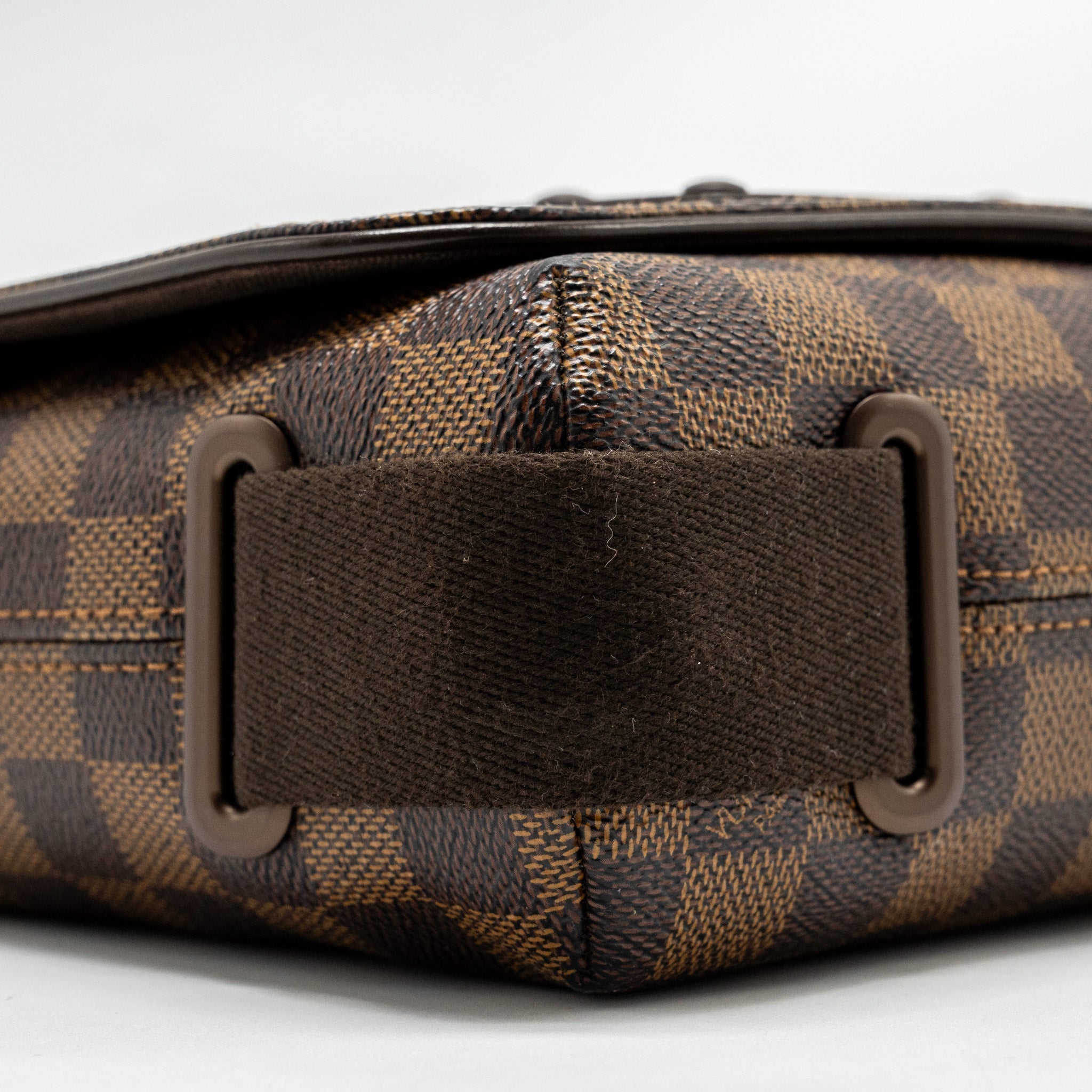 BROOKLYN PM MESSENGER BAG DAMIER EBENE CANVAS BROWN HARDWARE