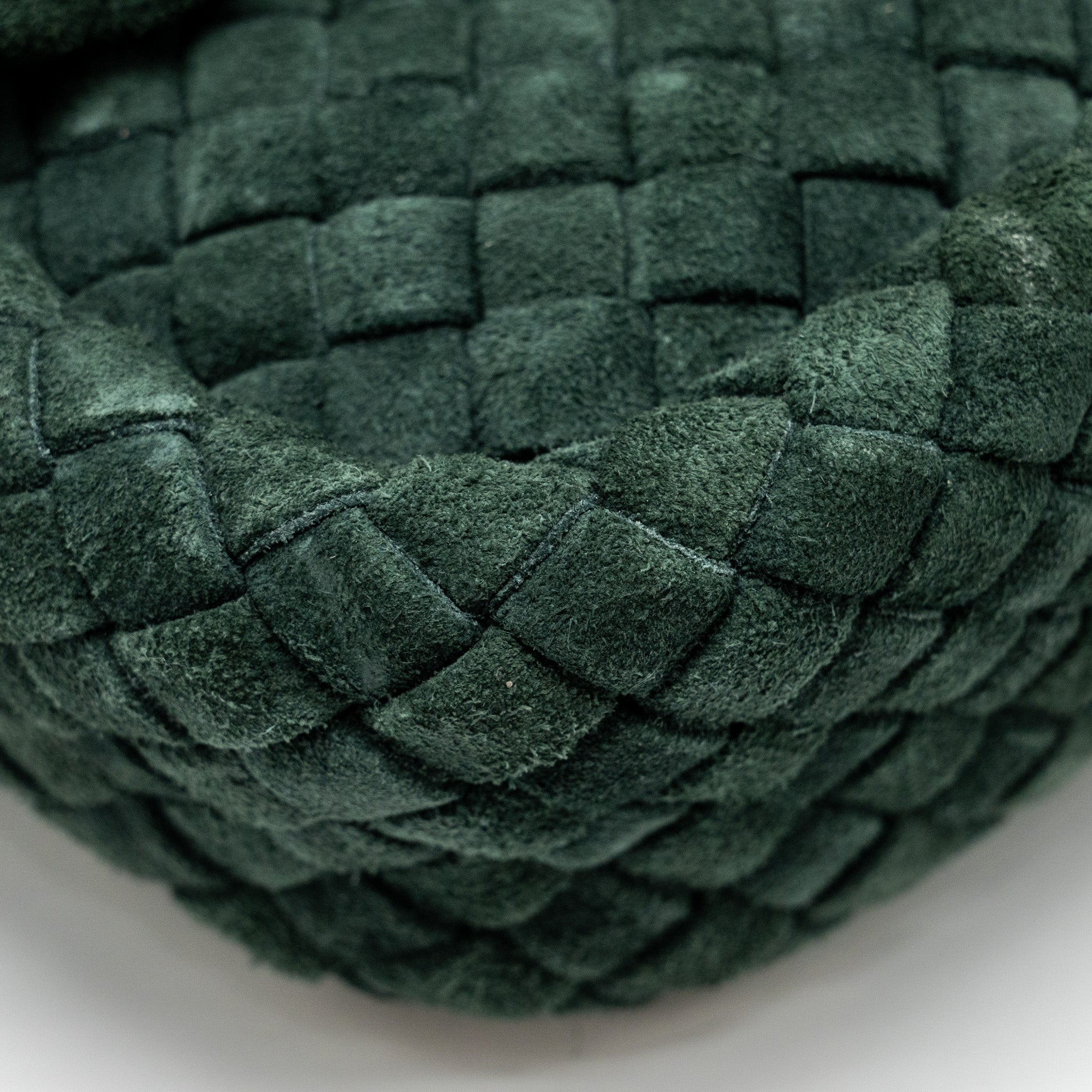 COBBLE MESSENGER BAG INTRECCIATO-WOVEN PADDED SUEDE DARK GREEN GHW
