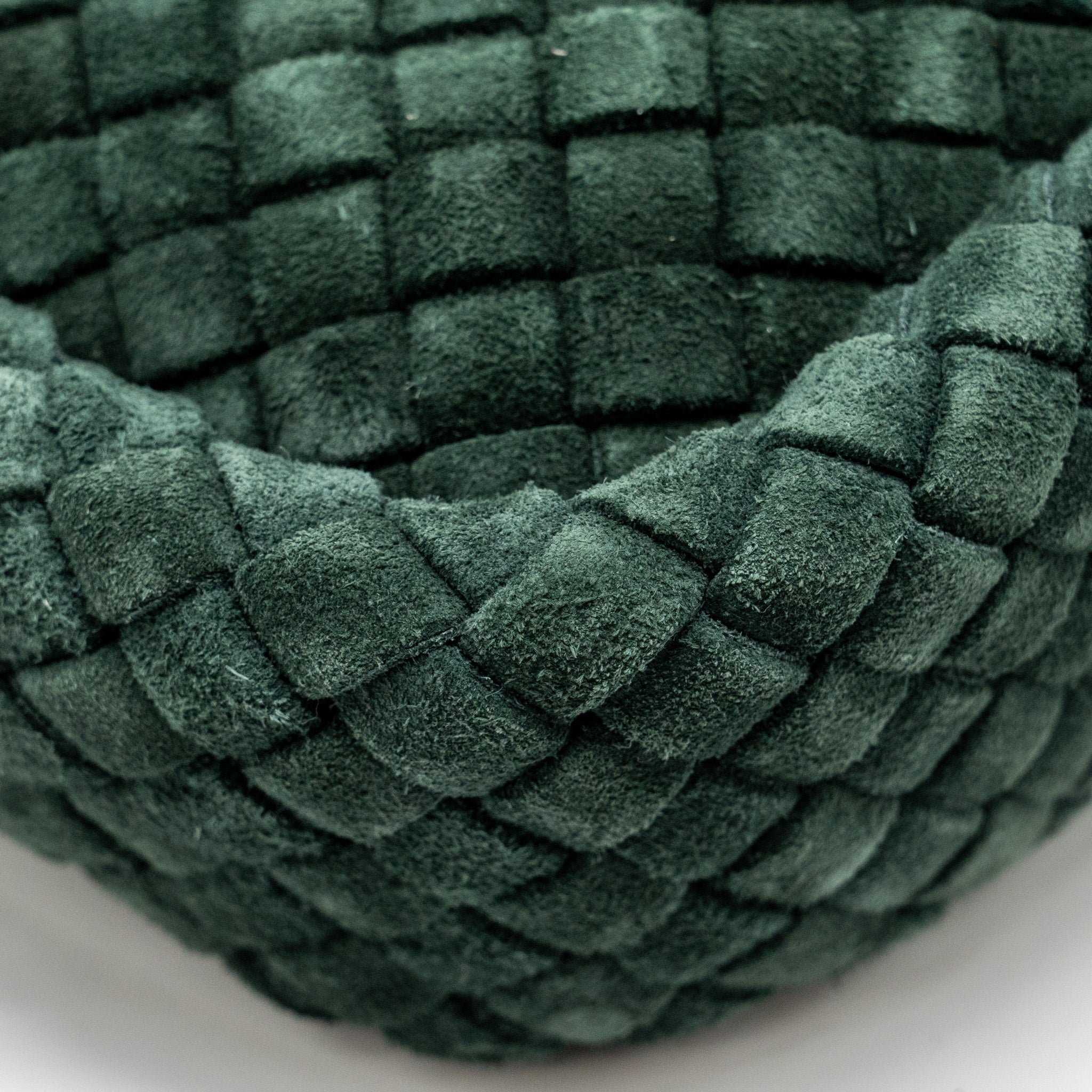COBBLE MESSENGER BAG INTRECCIATO-WOVEN PADDED SUEDE DARK GREEN GHW