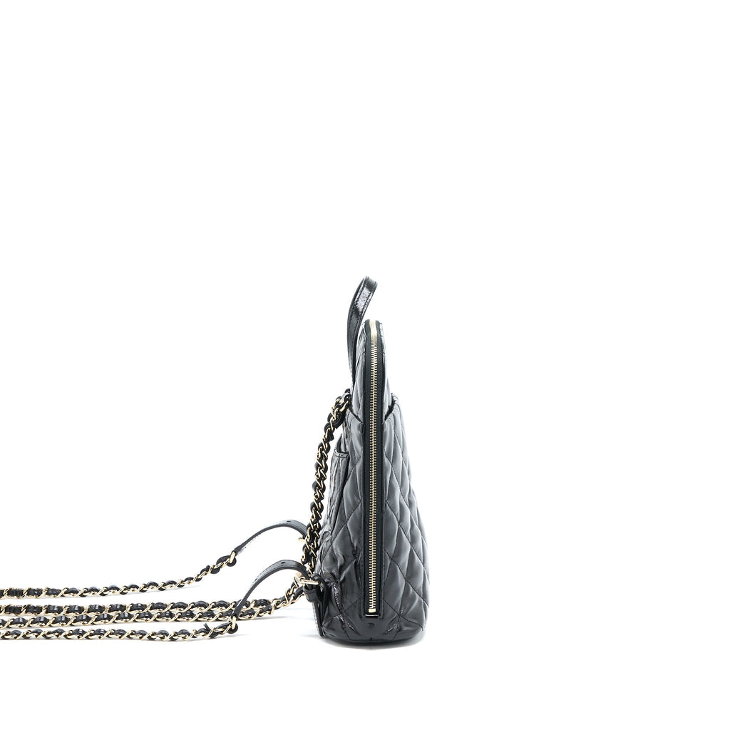 22A QUILTED BACKPACK SHINY CALFSKIN BLACK LGHW (MICROCHIP)