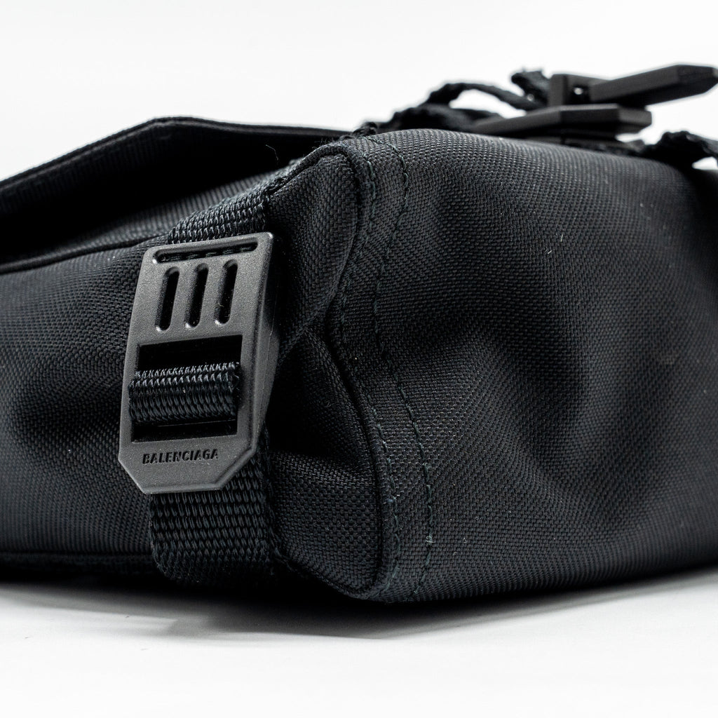 ARMY MESSENGER BAG BLACK RECYCLED NYLON BLACK/BLACK HARDWARE