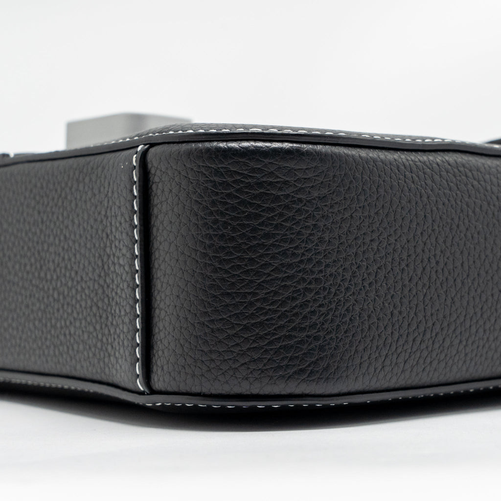 MEDIUM SADDLE FLAP MESSENGER BAG GRAINED CALFSKIN BLACK GHW