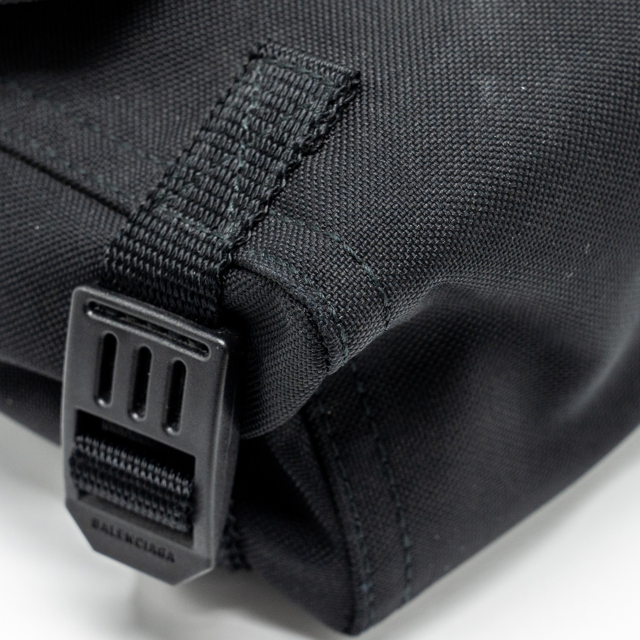 ARMY MESSENGER BAG BLACK RECYCLED NYLON BLACK/BLACK HARDWARE