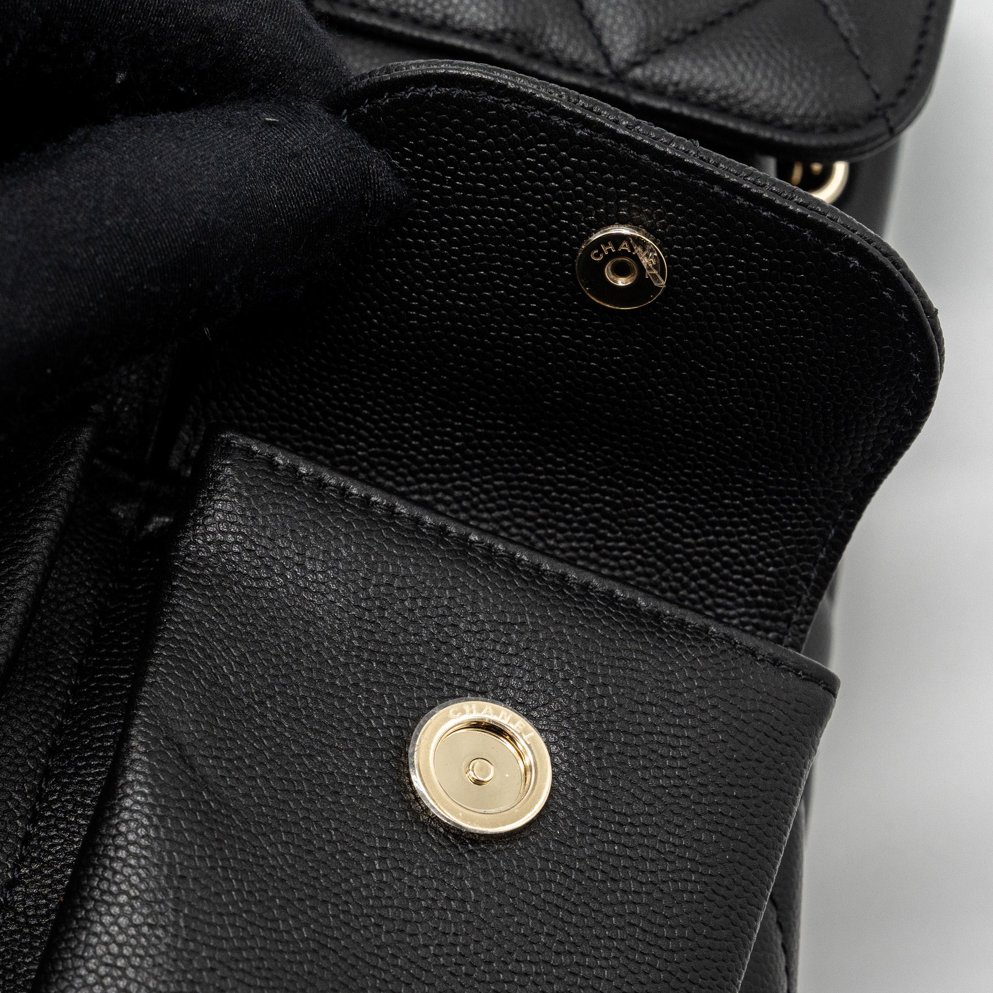 22S MINI BACKPACK CAVIAR BLACK LGHW(MICROCHIP)