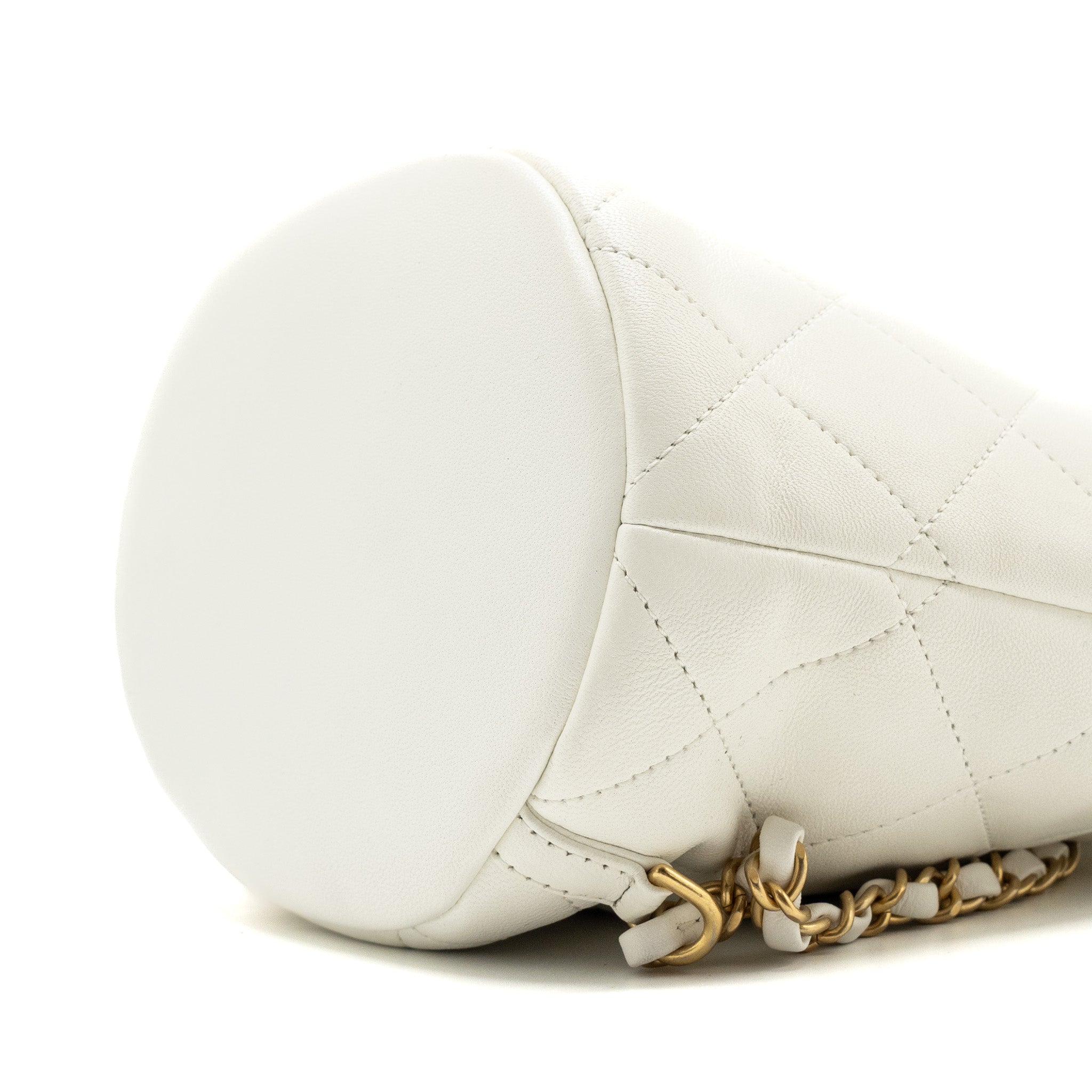 ROUND HANDLE BUCKET BACKPACK LAMBSKIN WHITE GHW