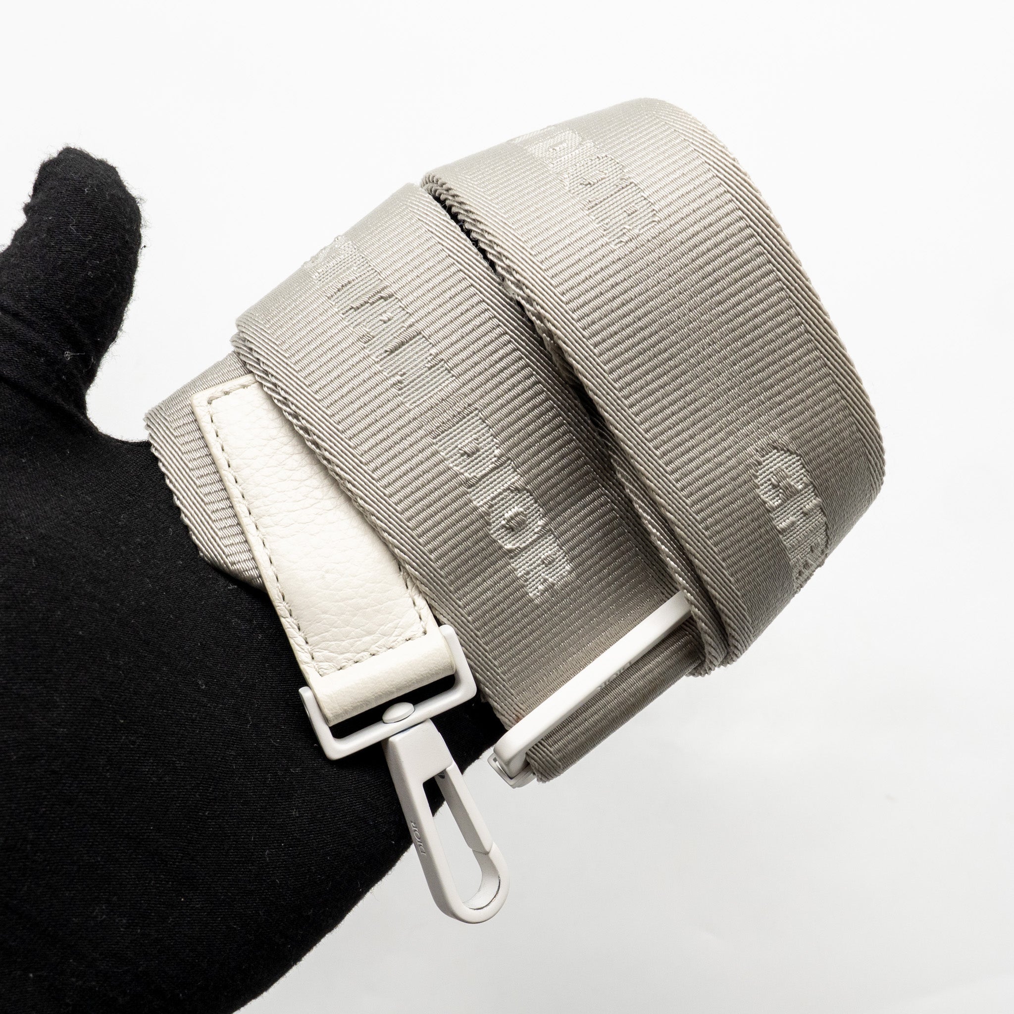 HOMME X DANIEL ARSHAM ROLLER MESSAGER BAG GRAINED CALFSKIN WHITE SHW