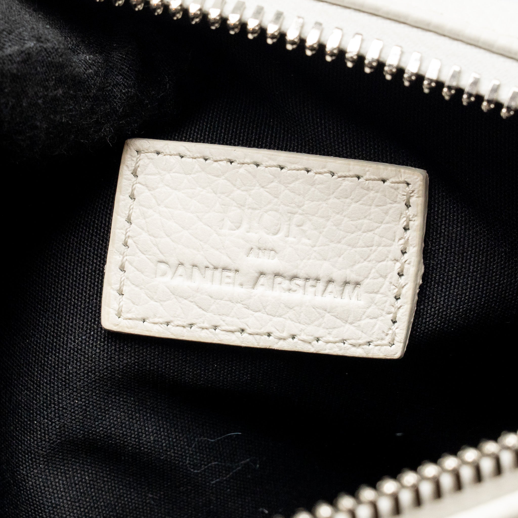 HOMME X DANIEL ARSHAM ROLLER MESSAGER BAG GRAINED CALFSKIN WHITE SHW