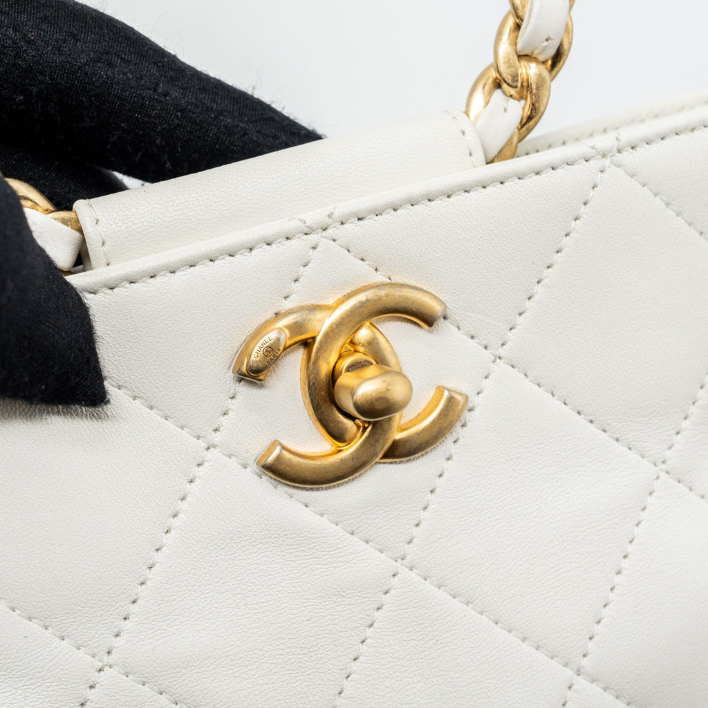 ROUND HANDLE BUCKET BACKPACK LAMBSKIN WHITE GHW