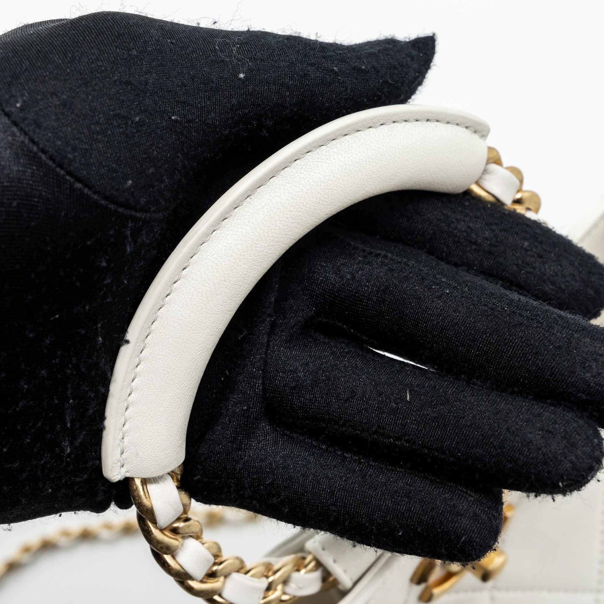 ROUND HANDLE BUCKET BACKPACK LAMBSKIN WHITE GHW