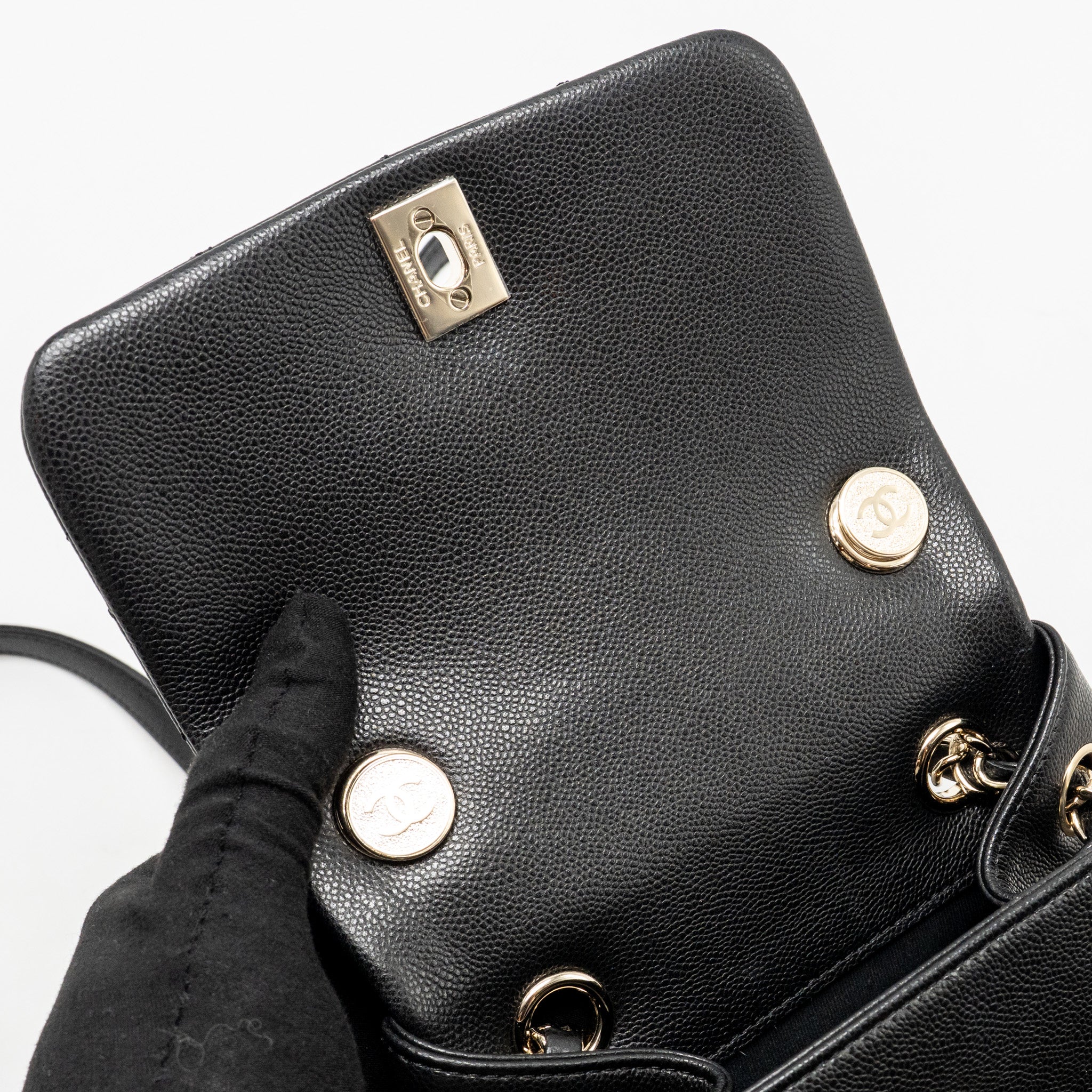 TRIPLE POCKET BACKPACK CAVIAR BLACK LGHW (MICROCHIP)