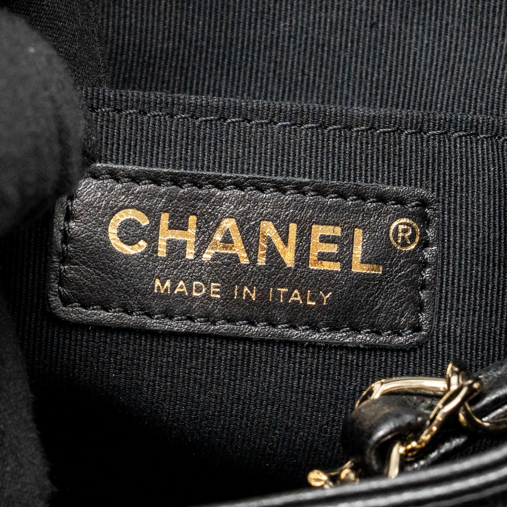 TRIPLE POCKET BACKPACK CAVIAR BLACK LGHW (MICROCHIP)