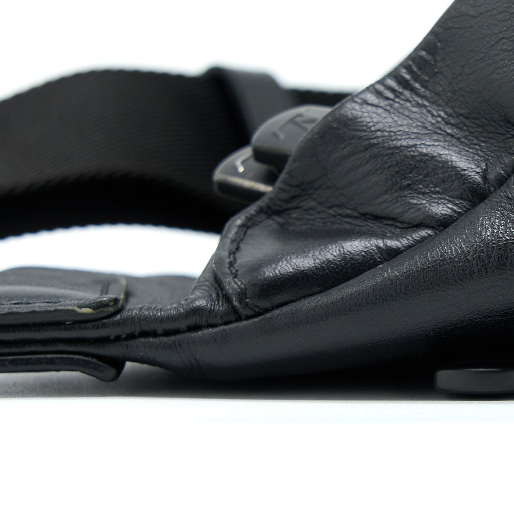 DISCOVERY BUMBAG PM MONOGRAM SHADOW CALFSKIN BLACK/BLACK HARDWARE
