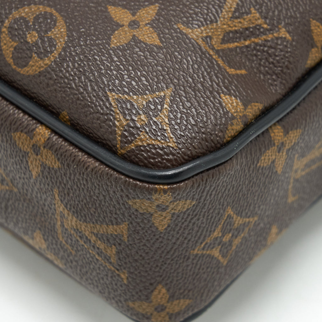 PORTE DOCUMENTS VOYAGE PM BAG MONOGRAM CANVAS