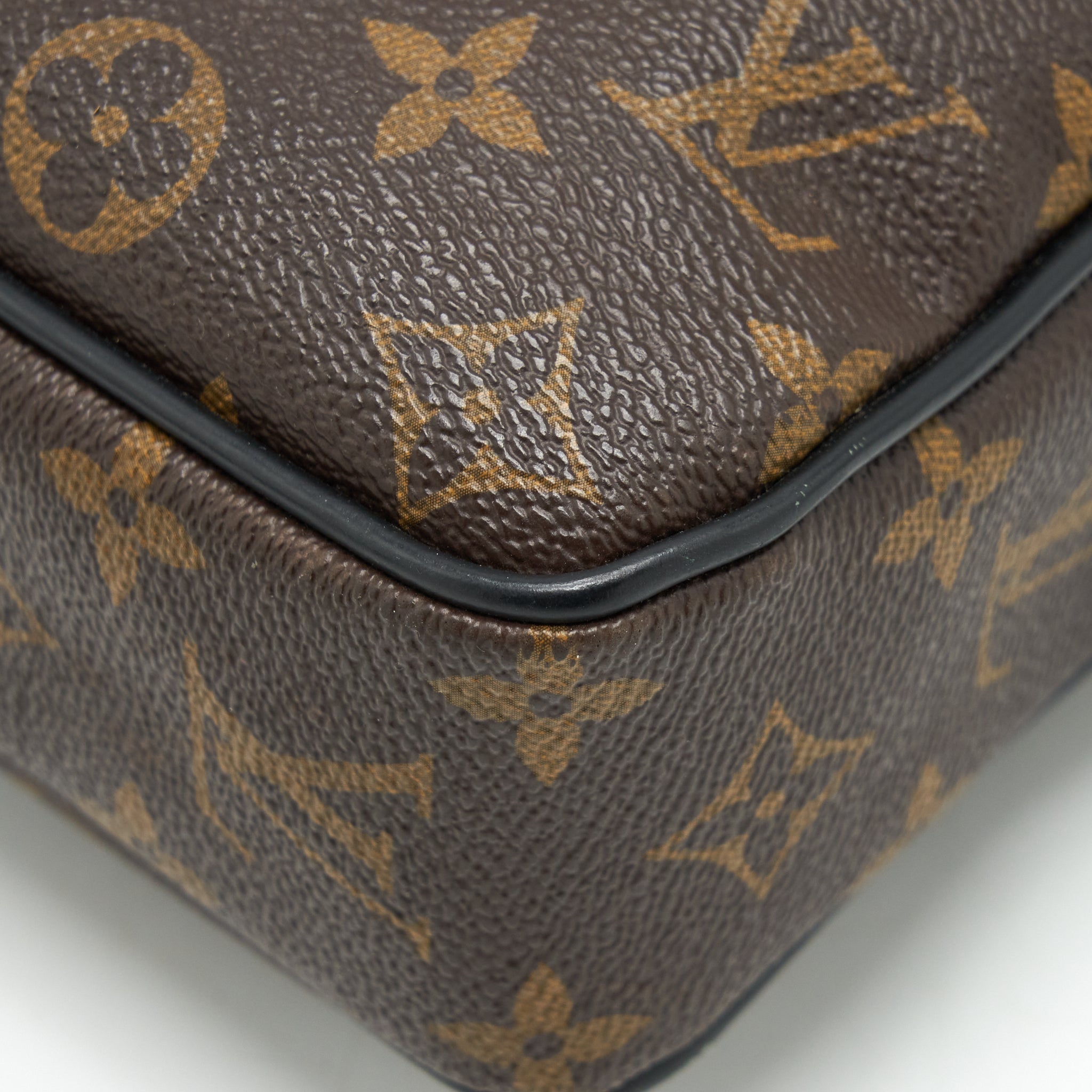 PORTE DOCUMENTS VOYAGE PM BAG MONOGRAM CANVAS
