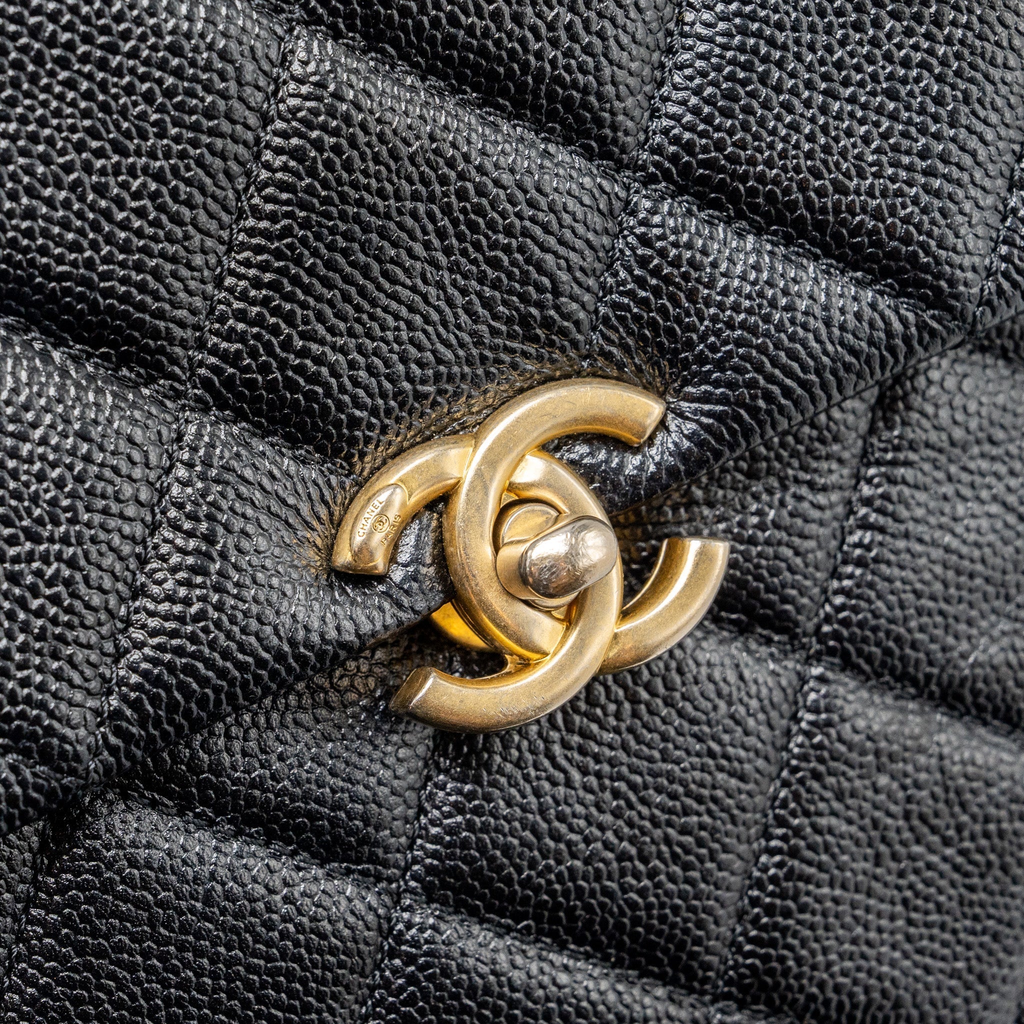 QUILTED FLAP BACKPACK CAVIAR BLACK GHW (MICROCHIP)