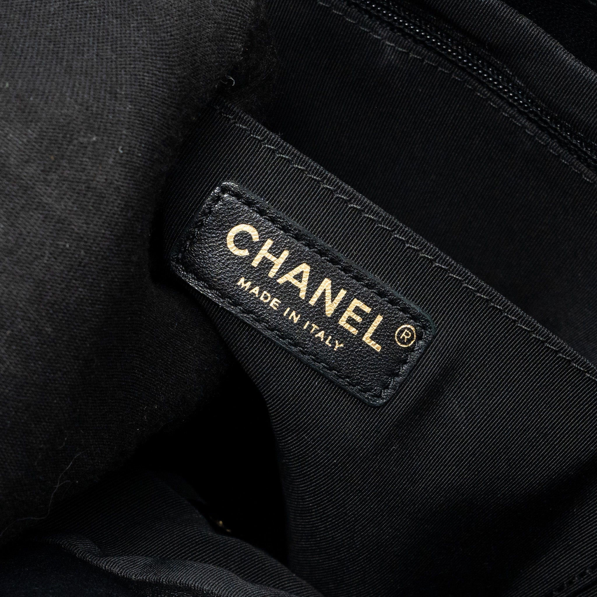 QUILTED FLAP BACKPACK LAMBSKIN BLACK GHW