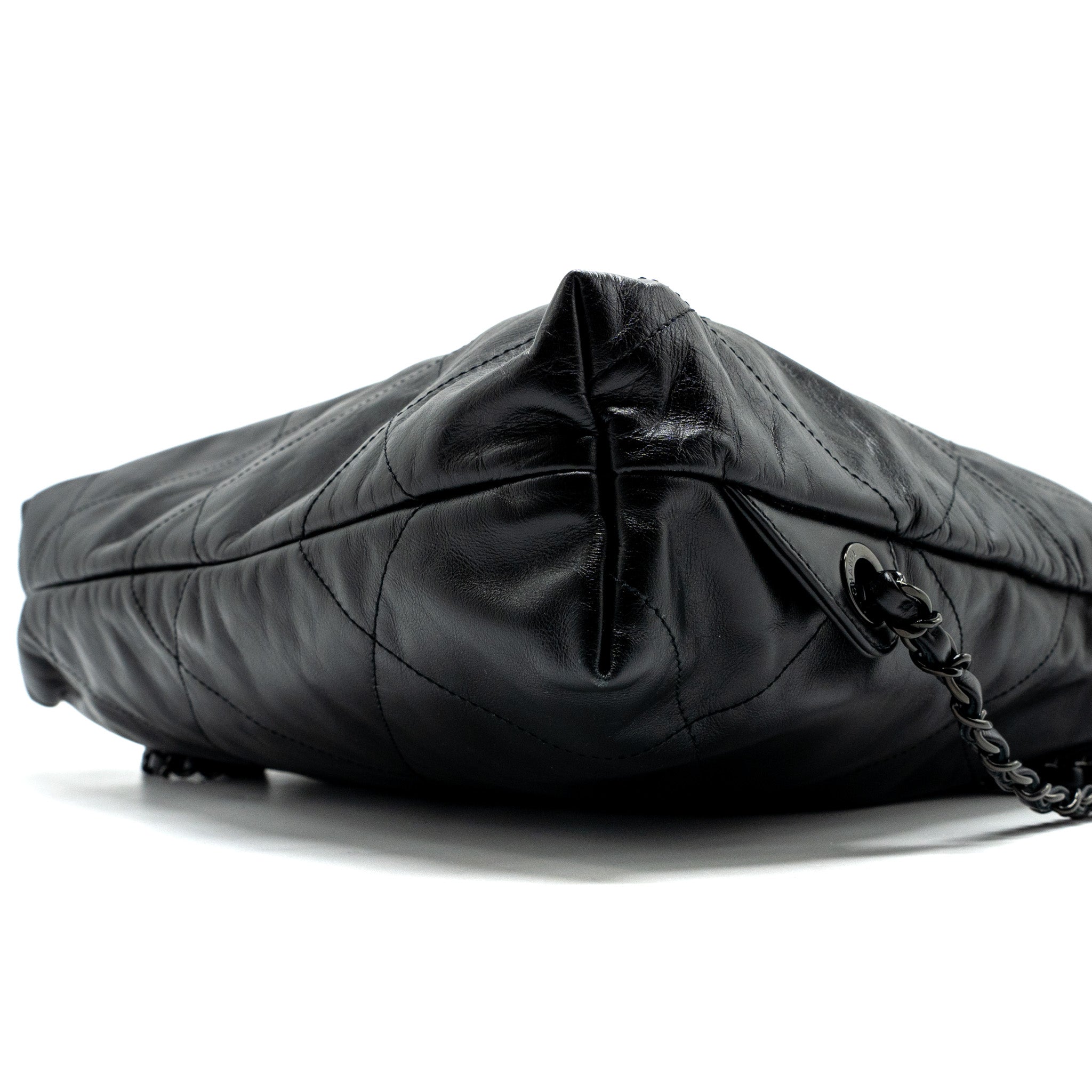 22 BACKPACK CALFSKIN SO BLACK / BLACK HARDWARE (MICROCHIP)