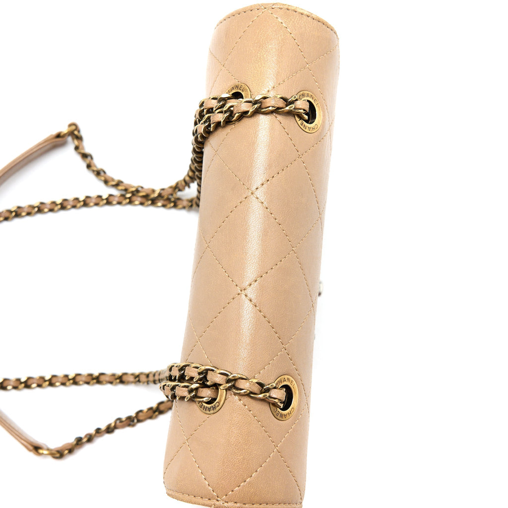 MESSENGER FLAP BAG LAMBSKIN BEIGE GHW
