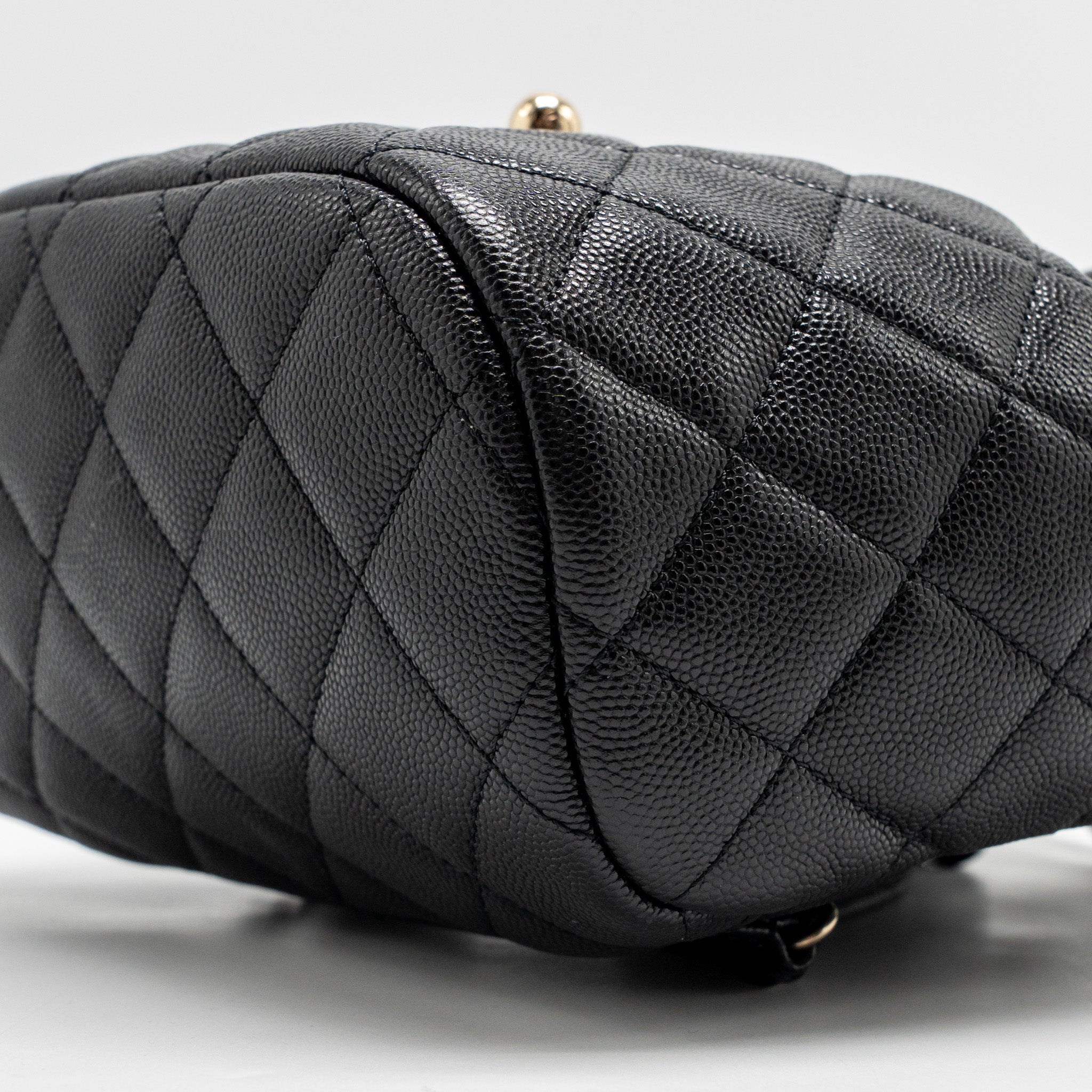 QUILTED MINI BACKPACK CAVIAR BLACK LGHW (MICROCHIP)