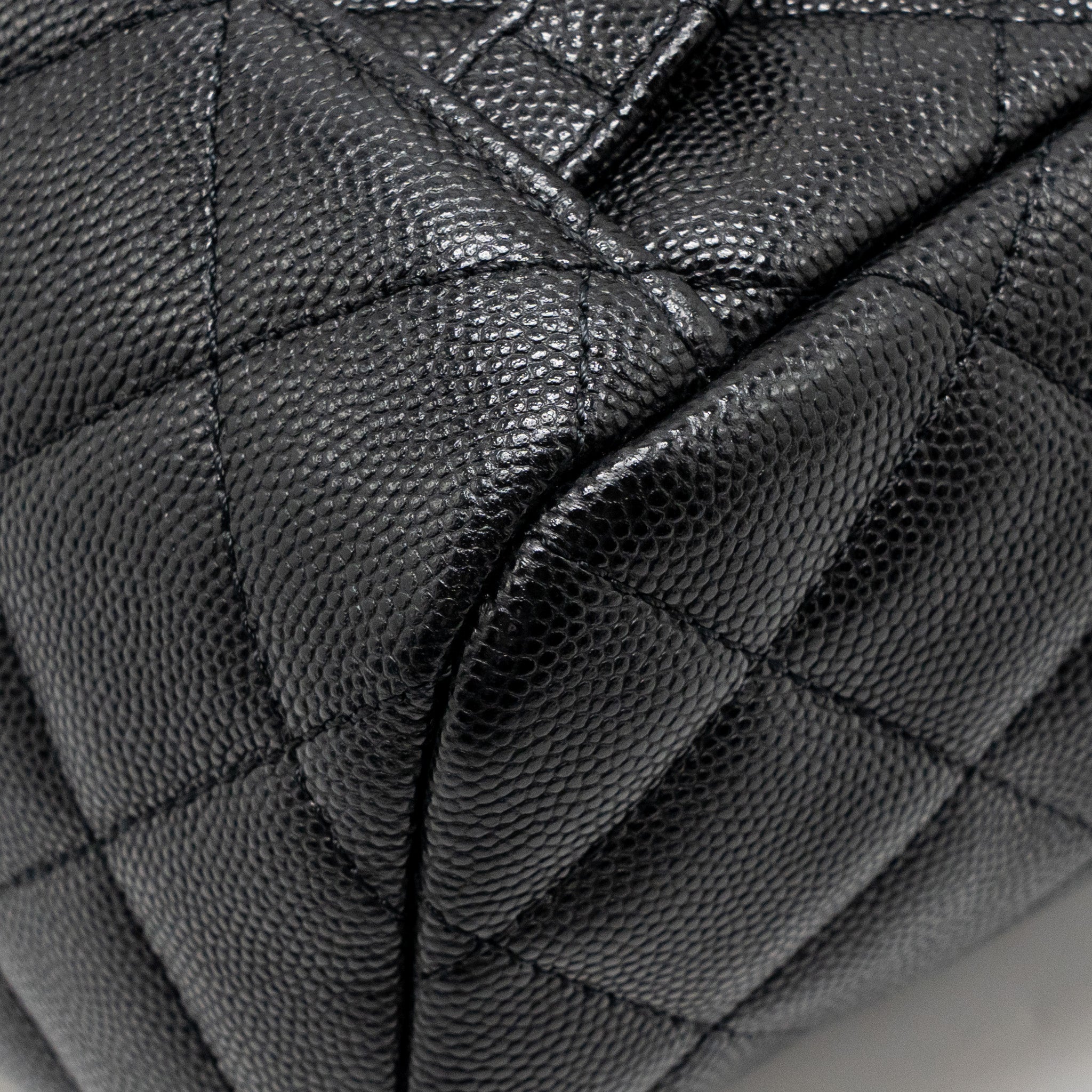 QUILTED MINI BACKPACK CAVIAR BLACK LGHW (MICROCHIP)